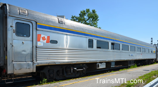 Passenger car VIA 4103 right side / Wagon de passager VIA 4103 coté droit